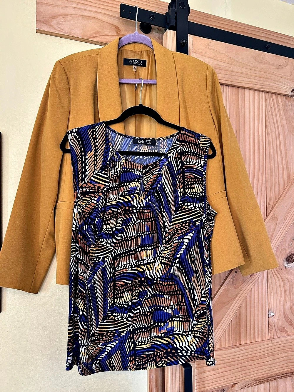 Kasper Abstract Blazer & Printed Top Size 16 Like New